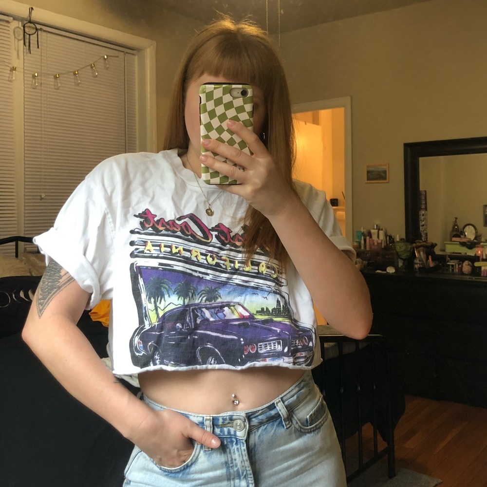 Brandy Melville ‘West Coast’ cropped tee